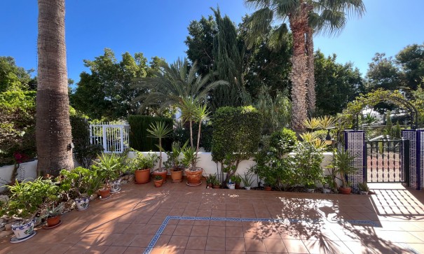 Återförsäljning - Lägenhet lägenhet -
Villamartín - PAU 8