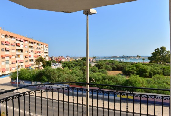 Sprzedaż - Apartament / Mieszkanie -
Torrevieja