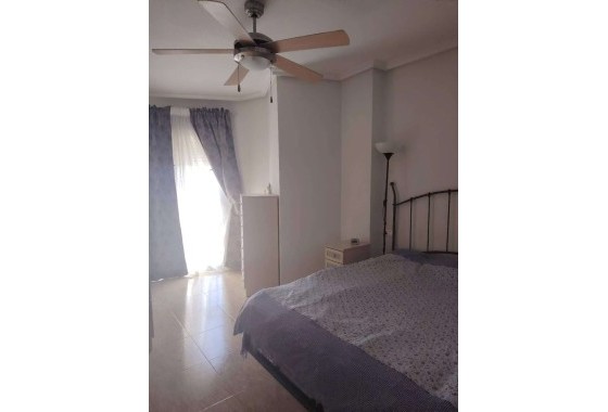 Sprzedaż - Apartament / Mieszkanie -
Torrevieja