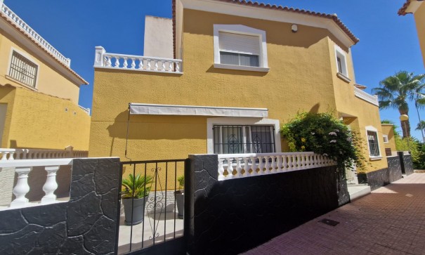 Sprzedaż - Apartament mieszkanie -
Orihuela Costa