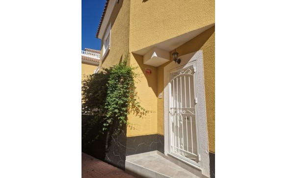 Sprzedaż - Apartament mieszkanie -
Orihuela Costa
