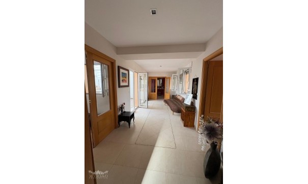 Videresalg - Fritliggende villa -
Pinoso - Pinoso Alicante