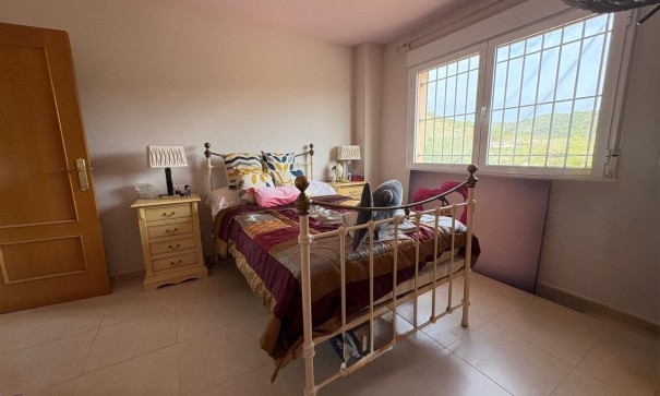 Videresalg - Fritliggende villa -
Pinoso - Pinoso Alicante