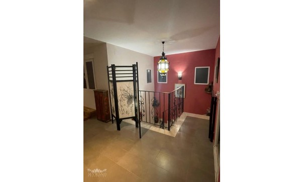 Videresalg - Fritliggende villa -
Pinoso - Pinoso Alicante