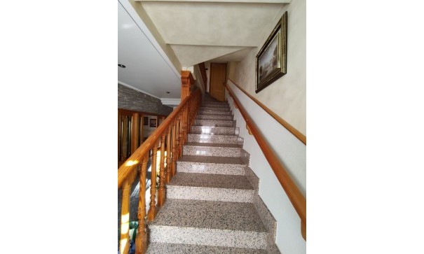 Revente - Maison de ville -
Hondón de los Fráiles