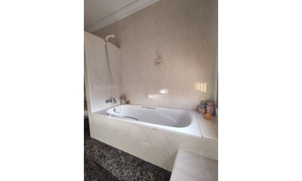 Revente - Maison de ville -
Hondón de los Fráiles