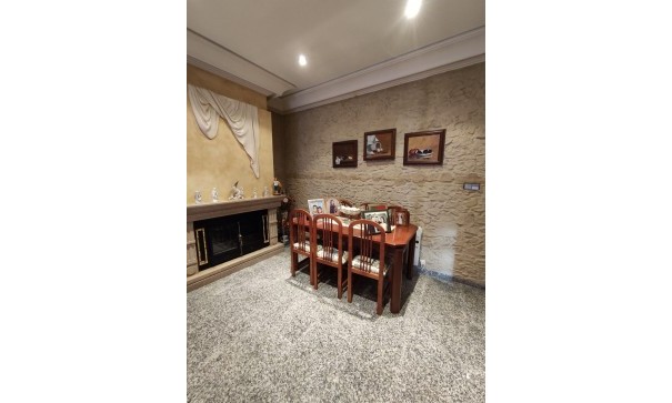 Revente - Maison de ville -
Hondón de los Fráiles