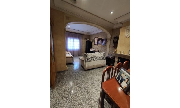 Revente - Maison de ville -
Hondón de los Fráiles