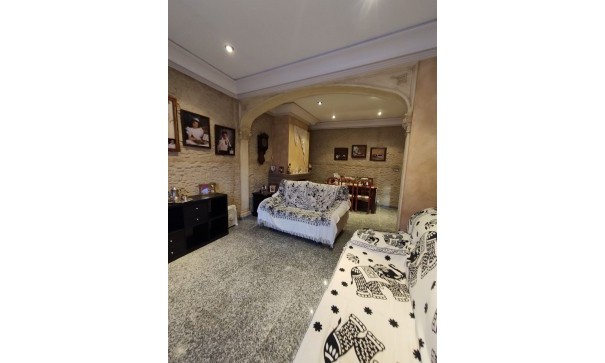 Revente - Maison de ville -
Hondón de los Fráiles