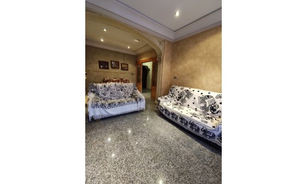 Revente - Maison de ville -
Hondón de los Fráiles