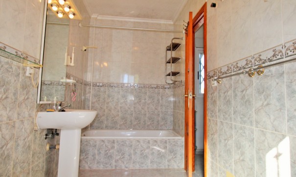 Återförsäljning - Radhus -
Villamartín