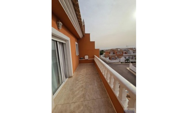 Återförsäljning - Villa -
Torrevieja - CIUDAD QUESADA