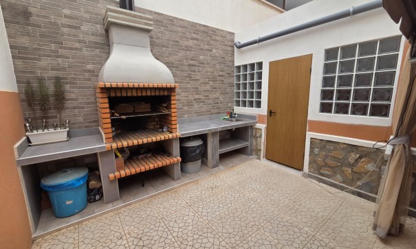 Återförsäljning - Villa -
Torrevieja - CIUDAD QUESADA