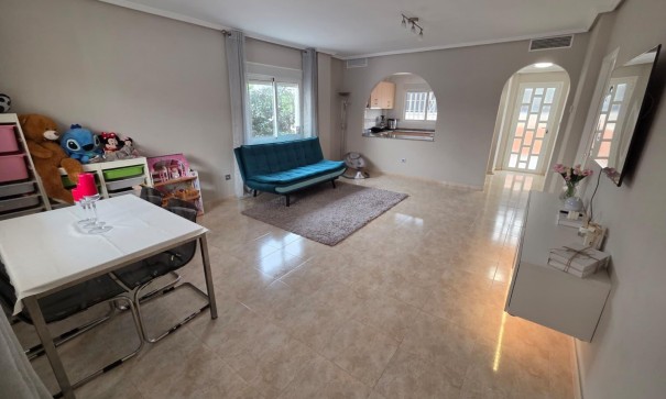 Återförsäljning - Villa -
Torrevieja - CIUDAD QUESADA