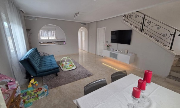 Återförsäljning - Villa -
Torrevieja - CIUDAD QUESADA