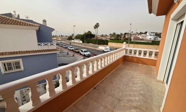 Återförsäljning - Villa -
Torrevieja - CIUDAD QUESADA