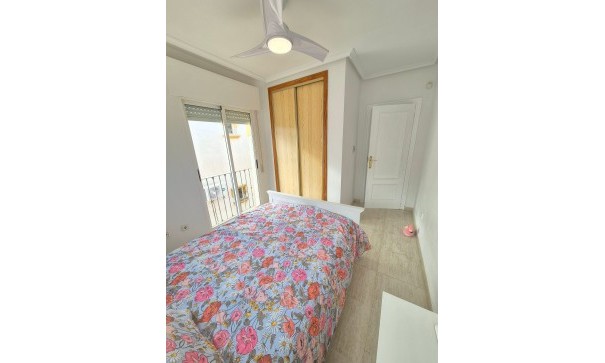 Resale - Doppelhaushälfte -
Los Altos