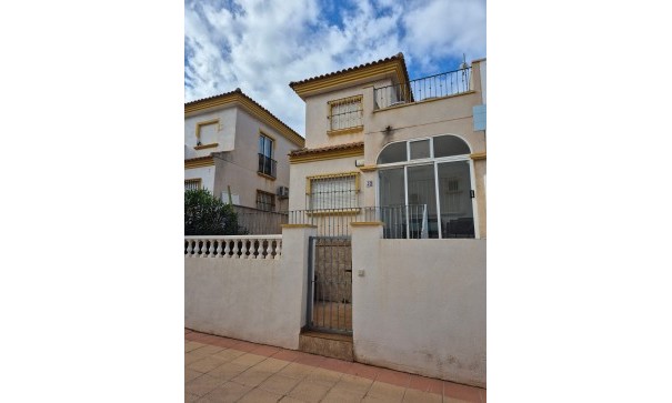 Resale - Doppelhaushälfte -
Los Altos