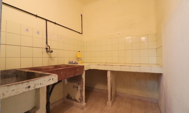 Herverkoop - Commercieel -
Benijofar - Benijofar - Village