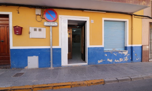 Herverkoop - Commercieel -
Benijofar - Benijofar - Village