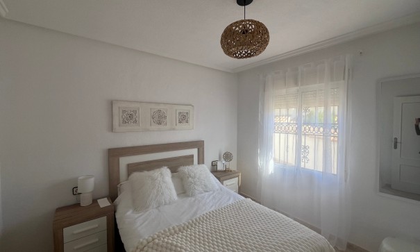 Sprzedaż - Willa w zabudowie bliźniaczej -
Punta Prima - Serena