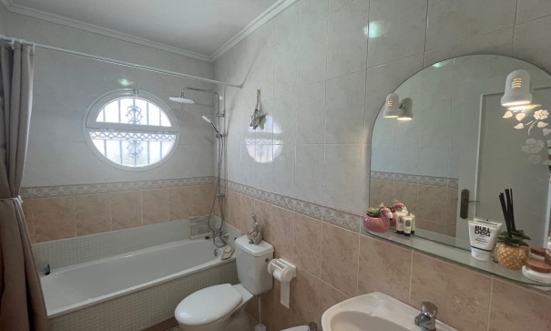 Sprzedaż - Willa w zabudowie bliźniaczej -
Punta Prima - Serena