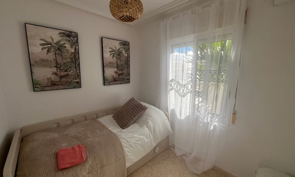 Sprzedaż - Willa w zabudowie bliźniaczej -
Punta Prima - Serena