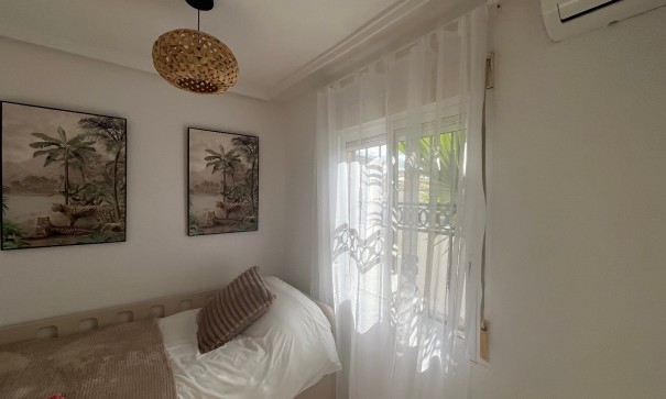 Sprzedaż - Willa w zabudowie bliźniaczej -
Punta Prima - Serena