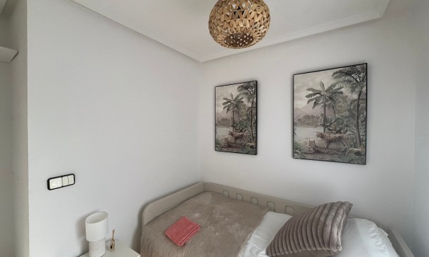 Sprzedaż - Willa w zabudowie bliźniaczej -
Punta Prima - Serena