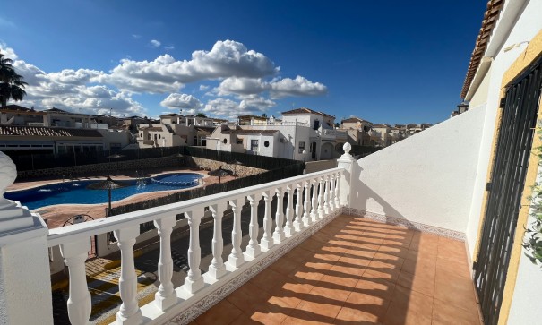 Sprzedaż - Willa w zabudowie bliźniaczej -
Punta Prima - Serena