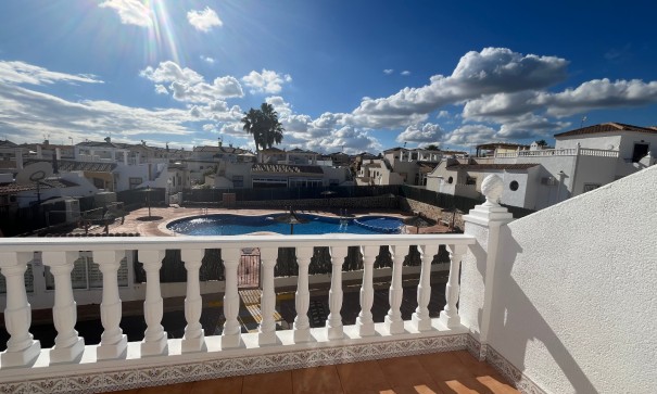 Sprzedaż - Willa w zabudowie bliźniaczej -
Punta Prima - Serena