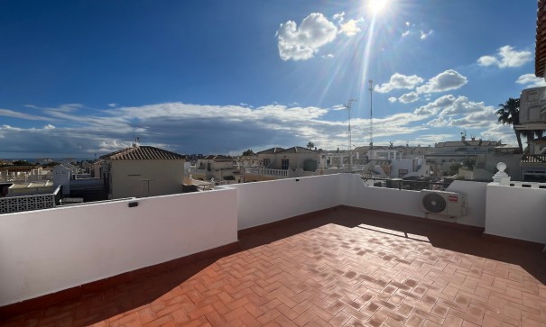 Sprzedaż - Willa w zabudowie bliźniaczej -
Punta Prima - Serena