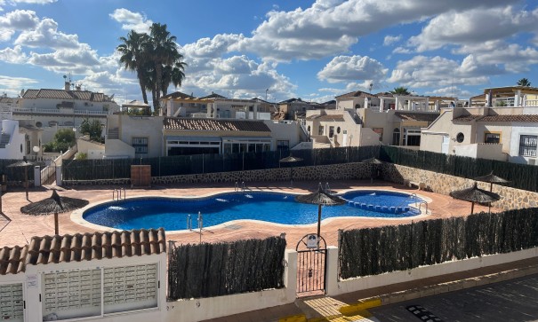 Sprzedaż - Willa w zabudowie bliźniaczej -
Punta Prima - Serena