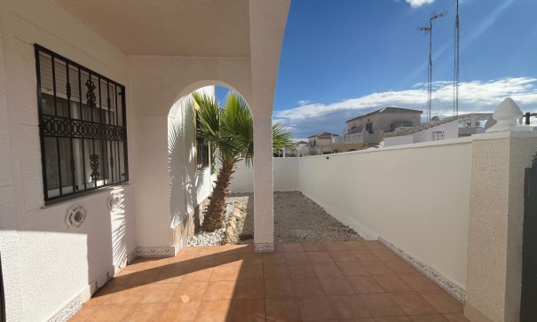 Sprzedaż - Willa w zabudowie bliźniaczej -
Punta Prima - Serena