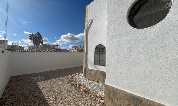 Sprzedaż - Willa w zabudowie bliźniaczej -
Punta Prima - Serena