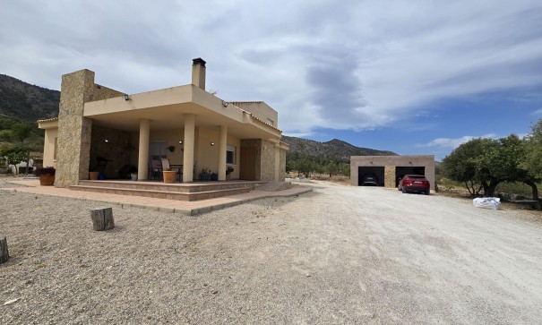 Resale - Freistehende Villa -
Salinas