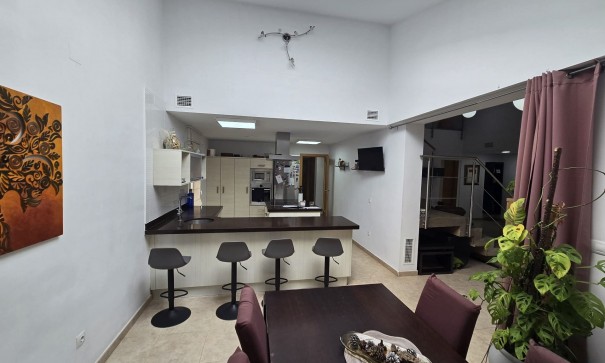 Resale - Freistehende Villa -
Salinas