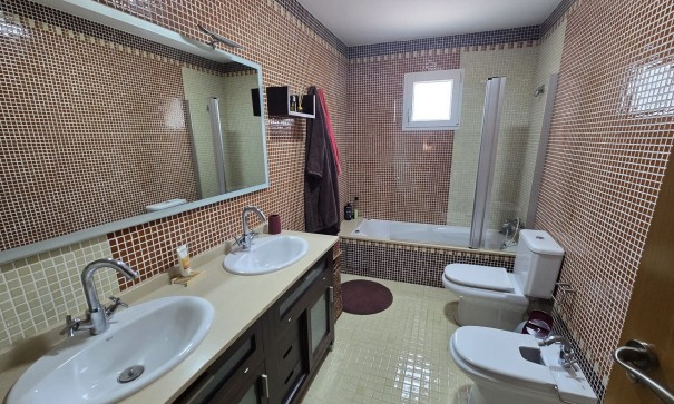 Resale - Freistehende Villa -
Salinas