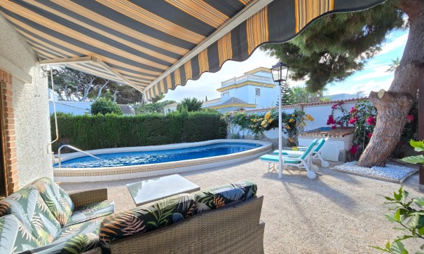 Resale - Freistehende Villa -
Orihuela Costa - Cabo Roig