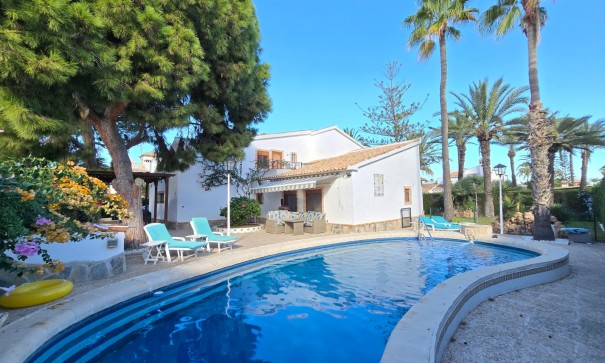 Resale - Freistehende Villa -
Orihuela Costa - Cabo Roig