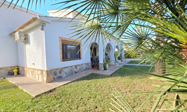 Resale - Freistehende Villa -
Orihuela Costa - Cabo Roig