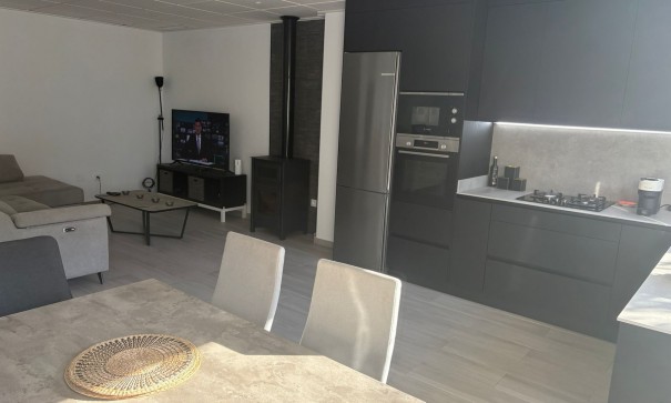 Videresalg - Byhus -
Algorfa