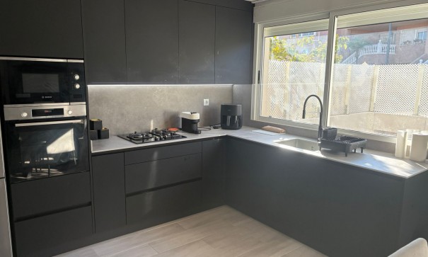 Videresalg - Byhus -
Algorfa