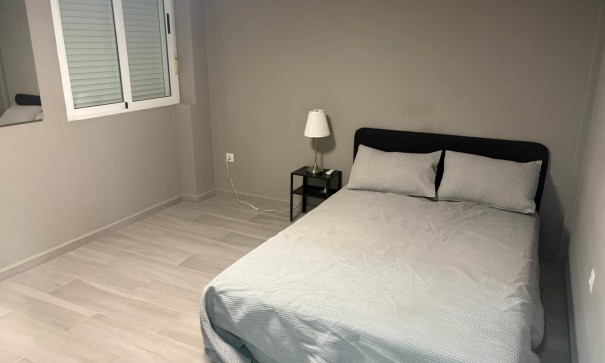 Videresalg - Byhus -
Algorfa