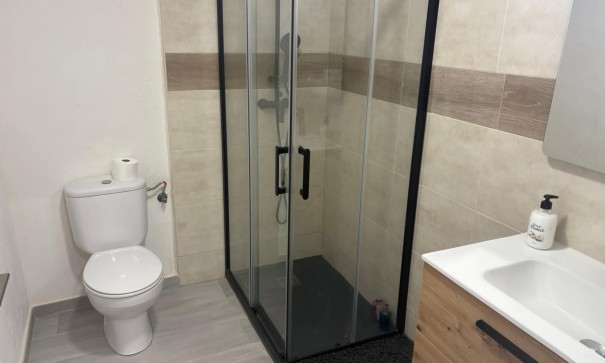 Videresalg - Byhus -
Algorfa