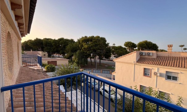 Videresalg - Byhus -
Orihuela Costa - Campoamor