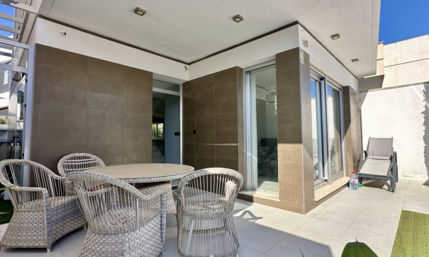 Revente - Villa Individuelle -
Orihuela Costa