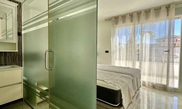 Revente - Villa Individuelle -
Orihuela Costa