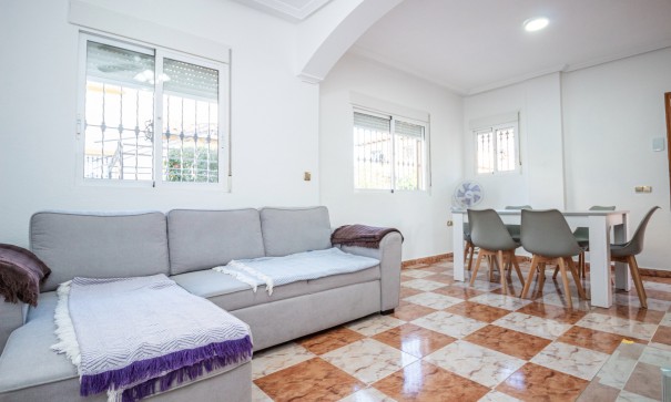 Sprzedaż - Willa w zabudowie bliźniaczej -
La Zenia - Villas San Jose