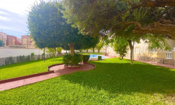 Revente - Appartement -
Torrevieja - Estacion de autobuses